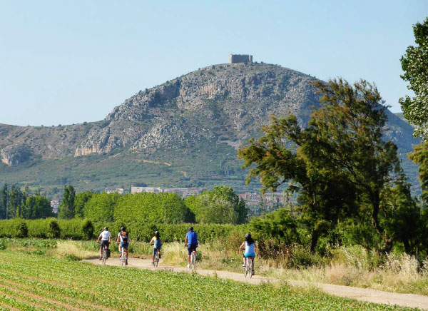 Cycling to Montgri's massif